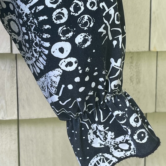 Statement blouse Graffiti Linen 🏴 - Picture 6 of 14